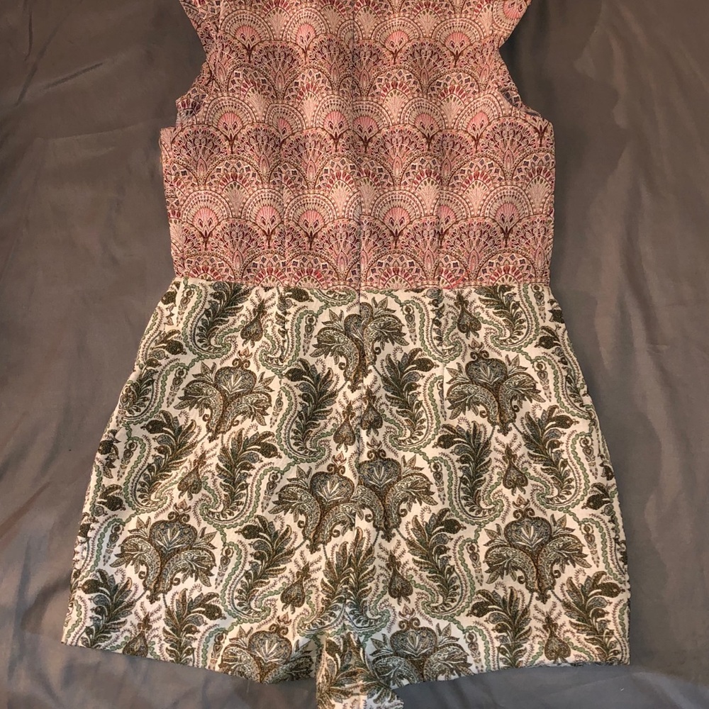 🍃TOPSHOP two type pattern Romper.🍃 - Picture 2 of 4